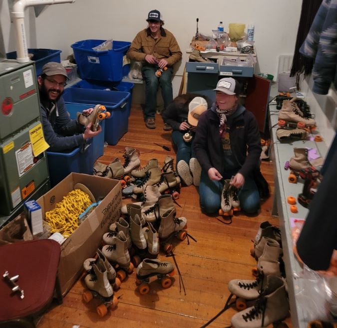 Volunteers repaired 400 skates